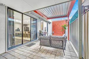 Stellar - Spacious Rooftop Dreamscape in Adelaide