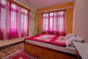 HOTEL TWILIGHT LODGE - Lava