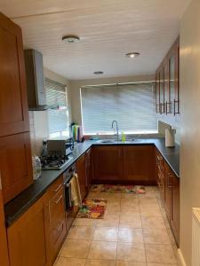 House in a quiet neighbourhood with private drive