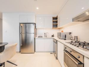 Phenomenal 2Br in Downtown Views II