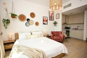 Luxe Yas Studio - Chic Boutique Retreat