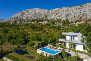 Villa UP with panoramic views of picturesque landscape and sea