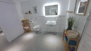 Nieheim , Nagelneu Barrierefrei - Нихайм