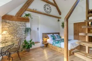 Gîte de charme : La grange au lac Azur - 韦尔科尔地区格雷斯