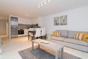 Apartment For 3 Ppl In Varkiza