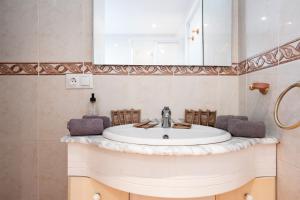 Sunny 2BR Pool Terrace SeaView