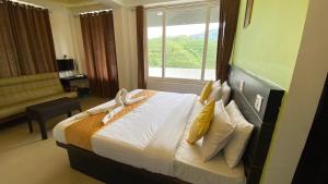 Hill Monk - Bethany Heights