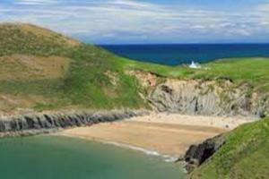 Awel Y Mor - cosy apartment.