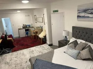 Impressive Large Studio Woodford - 巴克赫斯特希尔