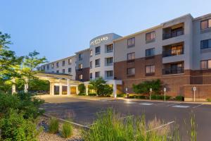 Courtyard by Marriott Madison West / Middleton