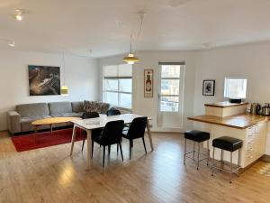Two-Bedroom Apartment with Balcony - Ránargata 46 room in Reykjavík Central Apartments