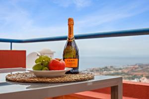 INCREDIBLE SUNSET Apartment, Huge Terrace, Parking, Air C