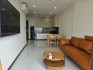 C Sky View: 2 BR Apartment Free GYM & POOL - Ấp Trùm Tri