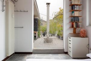 GuestHost - APT with huge Terrace- Calvairate District