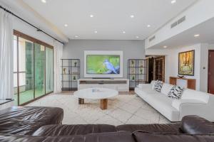 JBR Bahar Beach Views 4 beds - DVH Holiday Homes