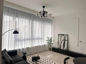 Luxury 2BR KL View, Infinity Pool, Walk to Pavilion and Jalan Alor