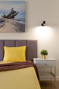 Golden Apartment in Palm Park