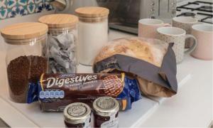 Bosuns Call Central Dartmouth - 2 Bed Apartment Self Check In Pet Friendly Fast WiFi & Workspace