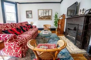 Parkside Paradise Elegant Victorian Home Just Steps from the Park - West Homestead