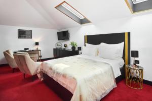 Suite with Terrace and Sea View room in King Kresimir Heritage Hotel