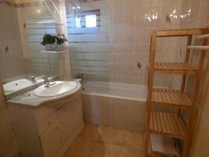 Chalets Chalet proche des pistes, 10 personnes, 4 chambres - CH45 : photos des chambres