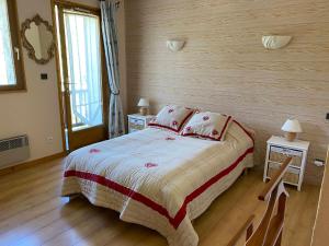 Appartements Appartement spacieux et confortable, 11 personnes, 4 chambres, 1 garage - ROCHE02 : photos des chambres