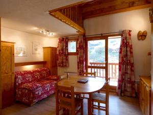 Appartements Appartement centre village, 6 personnes, 1 mezzanine - VLII70 : photos des chambres