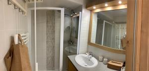 Appartements Appartement cosy, 6 personnes, 2 chambres - SOURCES201 : photos des chambres