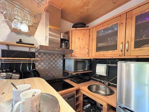 Studio 4 pers, proximité commerces et pistes, parking, terrasse Ouest, piscine lété - Méribel - FR-1-180-608