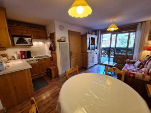 Appartements Appartement confortable, 4 personnes, 1 chambre, 1 coin montagne - ALPINA03 : photos des chambres