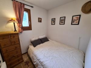 Appartements Appartement chaleureux, 6 personnes, 3 chambres - MER05 : photos des chambres