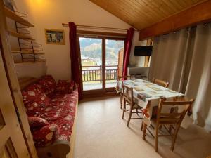 Appartements Appartement confortable, 4 personnes, 1 chambre - OCII13 : photos des chambres