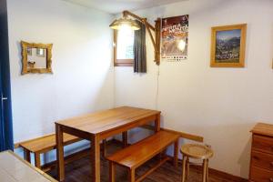 Appartements Appartement centre village, 6 personnes, 1 chambre, 1 coin montagne - VLI44 : photos des chambres