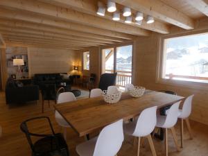 Chalet cosy près des pistes, 12 personnes, 4 chambres - CH41