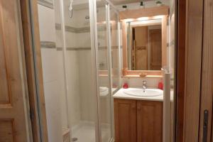 Appartements Appartement cosy, 5 personnes, 1 chambre, 1 coin montagne - ECRINI06 : photos des chambres