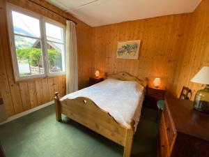 Chalets Chalet proche des commerces, 6 personnes, 2 chambres - CH16 : photos des chambres