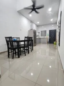 Voon 4 bedroom homestay Mersing 2 - 任罗宏