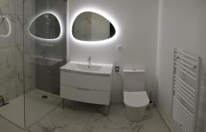 Sejours chez l'habitant Chambre d'hote independante - Calme - Parking - Climatisation - SDB privee : photos des chambres