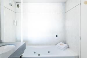 Hotels Hotel Le Pavillon Bleu : photos des chambres