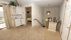 Oceanfront, Close to Beach Access, Ocean Views, Sun Decks, BS7, Bernices Dream