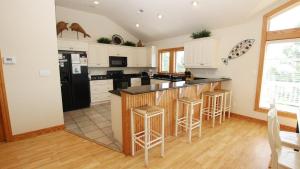 Oceanside, Private Pool, ELEV, Hot Tub, Corolla Light Amenities, BH6, Sunny Rays