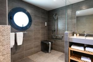 Hotels Hotel Le Pavillon Bleu : photos des chambres