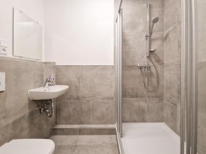 Tolstov Apartments - City Apartment with 3 Rooms - 15 Min Messe DUS & 10 Min Old Town DUS