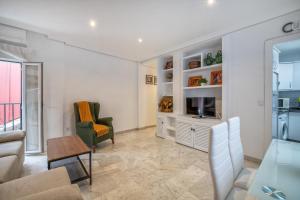 Zafiro Apartment&Parking in the historical centre