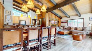 Chateau Sans Nom #19 condo