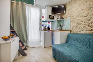 Tiny boutique studio in Paris 11