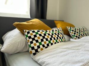 Perfect Location, 2 min to Main Station, Long Term Stays