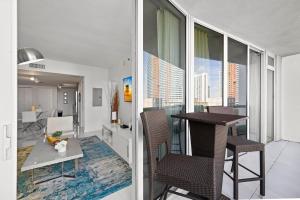 Luxury 1 BR Condo W Icon Brickell-Waterviews