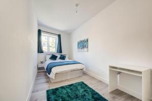 2 bedroom apartment with large rooms and Wi-Fi