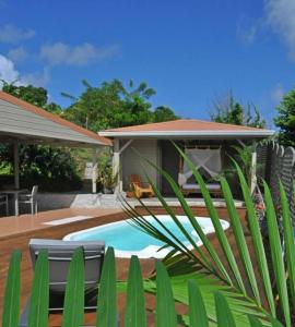 Villa charmante avec piscine et vue mer au Robert